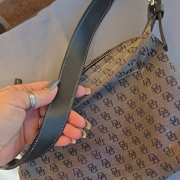Dooney & Bourke Monogram Tan Shoulder Bag - Picture 5 of 16